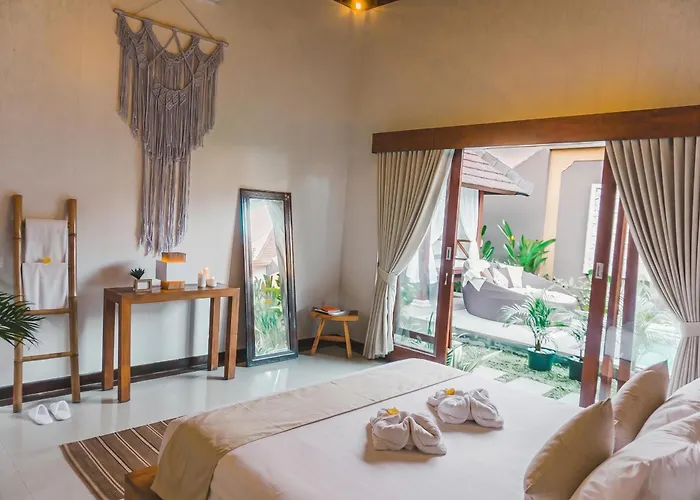 Lapiz Lazuli Villa