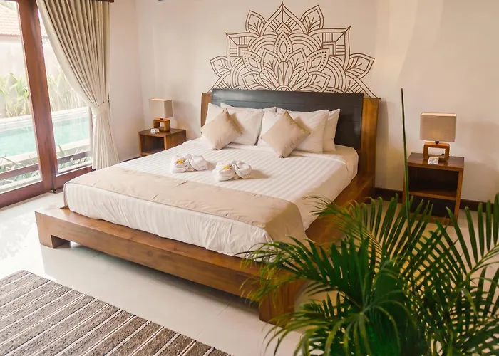 Lapiz Lazuli Villa *