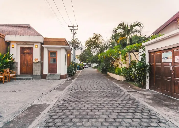 Lapiz Lazuli * Seminyak (Bali)