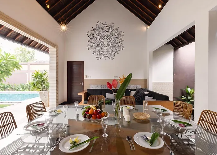 Lapiz Lazuli Villa *